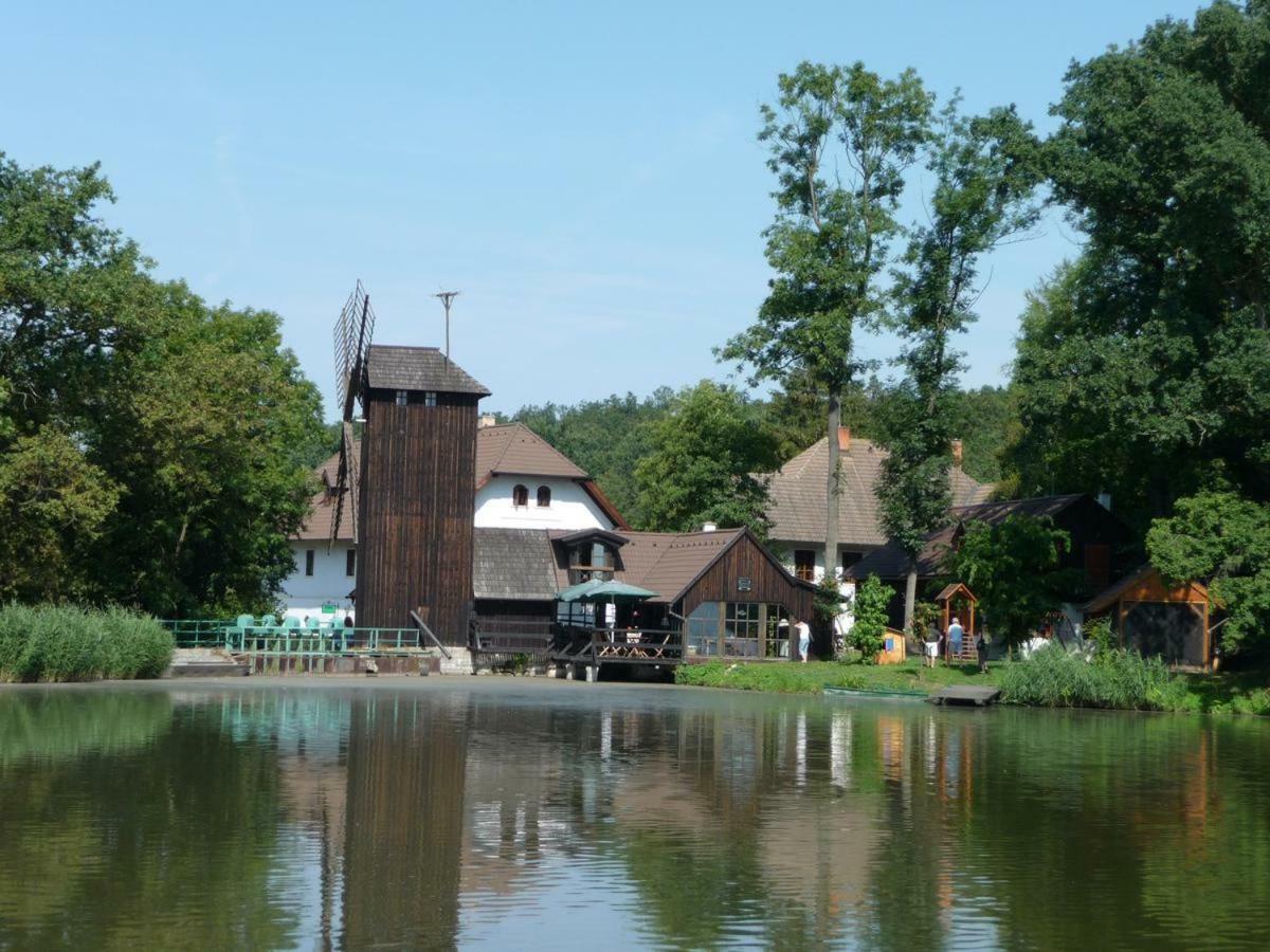 Bucicky Mlyn Rozdalovice Exterior foto